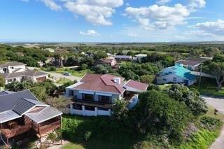 4 Bedroom Property for Sale in Paradise Beach Eastern Cape